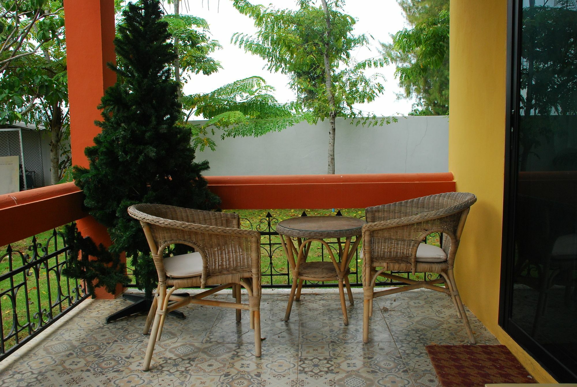 Phutara Accomodation Cha-Am Buitenkant foto